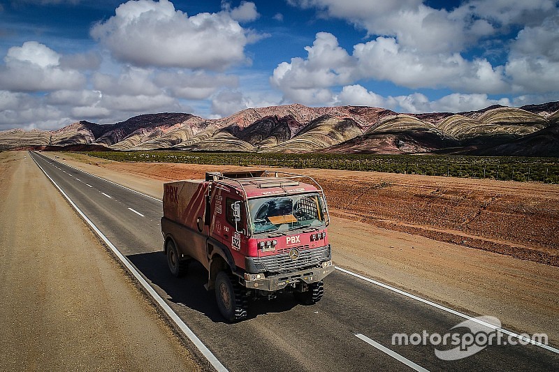VIDEO: Los camiones y quads en la etapa 10 del Dakar