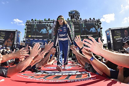 Ganassi confirma conversas com Danica Patrick para Indy 500