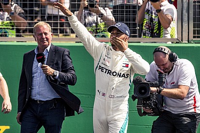 Coulthard: „Hamilton egy szinten áll Sennával”