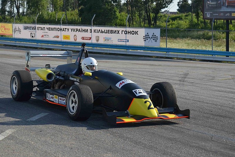 Чемпіонат України з кільцевих гонок: Формулі бути!