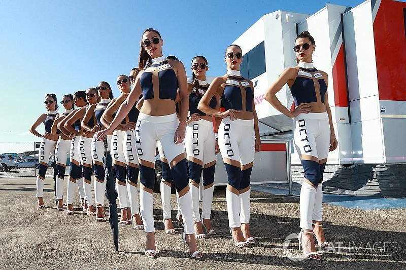 MotoGP 2017: Die schönsten Girls beim GP Großbritannien in Silverstone