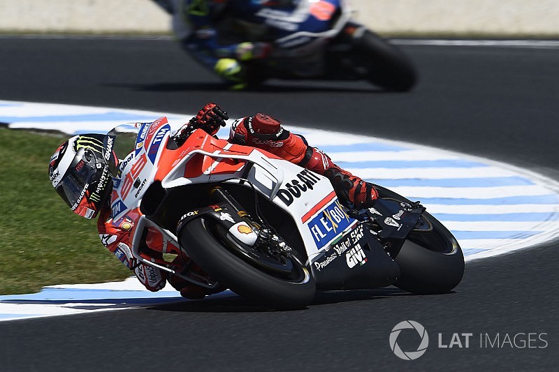 Lorenzo dans une position inconfortable suite à un manque de grip