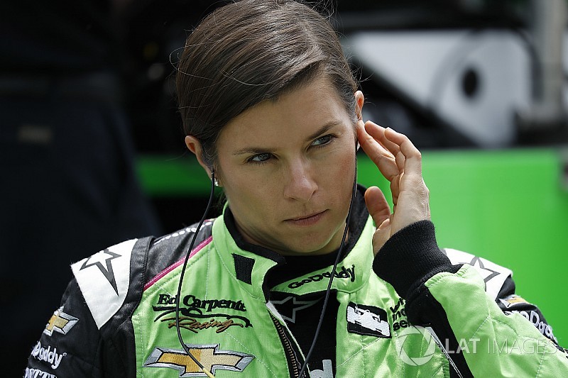 Castroneves says Danica Patrick doesn’t get enough credit