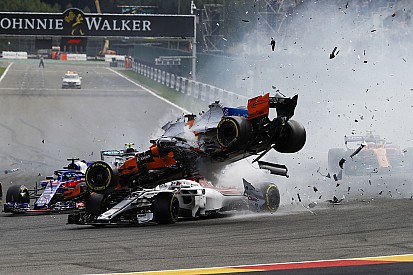 Az FIA vizsgálatot indít a Sauber halós becsapódása miatt: készül a Halo 4
