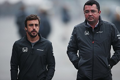 Булье объяснил, зачем McLaren отпустил Алонсо в «Инди 500»