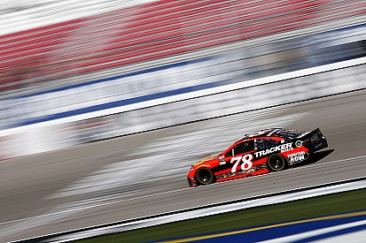 Truex gana la primera etapa en Las Vegas