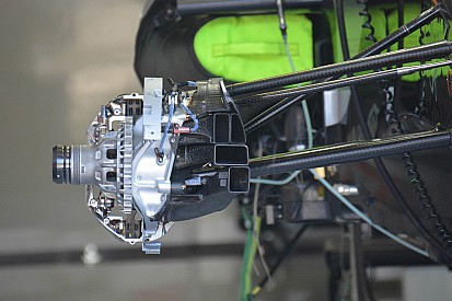 Технічний брифінг: збірка передніх гальм Force India VJM09