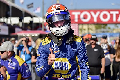 IndyCar у Лонг-Бічі: Россі виборов поул