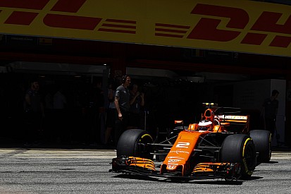 Un nuevo fallo en el motor Honda obliga a Vandoorne a salir último