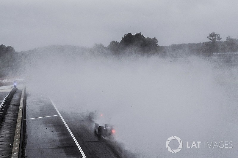 Гонку IndyCar в Бирмингеме остановили и перенесли на понедельник