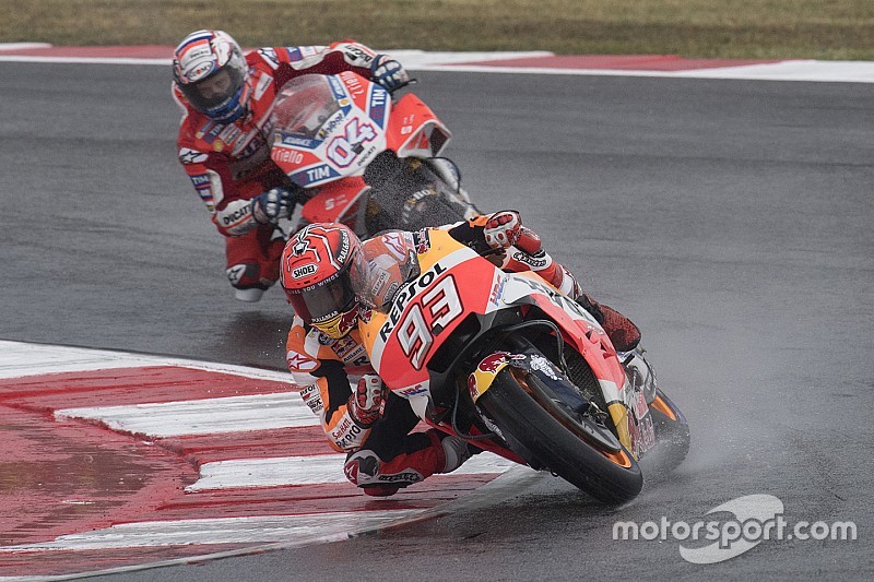 Motegi, Libere 1: Marquez vola sotto alla pioggia, Dovizioso quinto