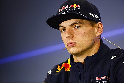 Verstappen pede desculpas por críticas à FIA após punição