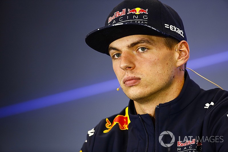 Verstappen pede desculpas por críticas à FIA após punição