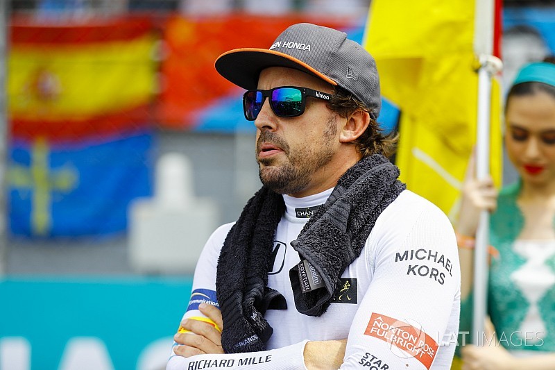 アロンソ「レッドブルの優勝は、来年の僕らへのプレッシャーになる」