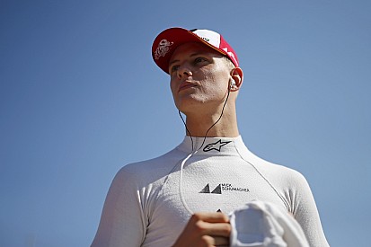 Ф3 у Шпільберзі: Шумахер виграв першу гонку та очолив чемпіонат