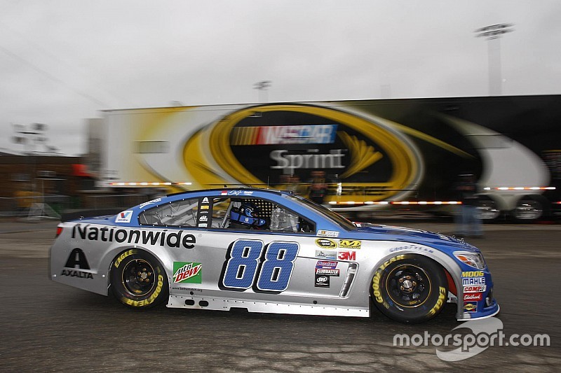 Jeff Gordon leads second Cup practice at Dover