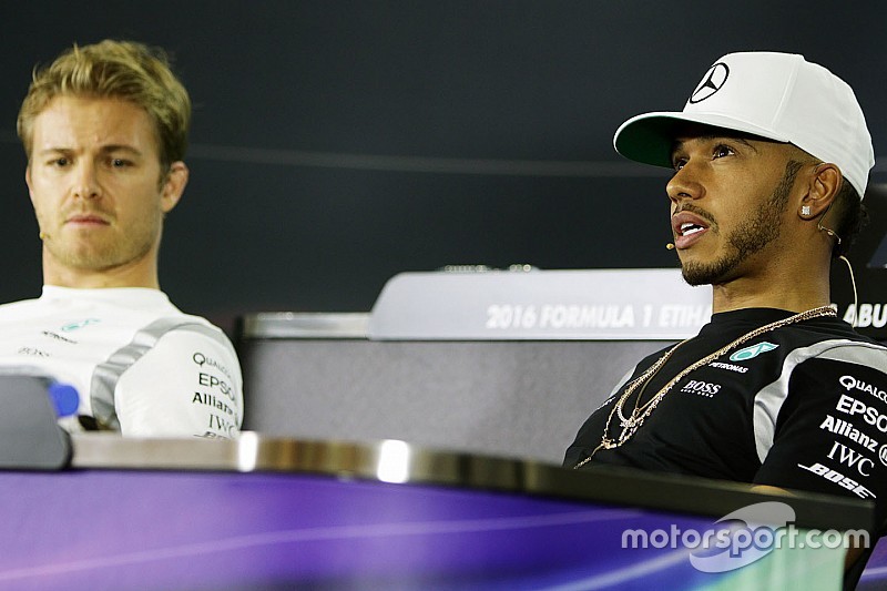 【F1アブダビGP】メルセデス「レース中は基本的にドライバーへの干渉はしない」