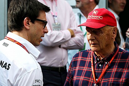 Lauda perdió dinero apostando por la pole de Vettel
