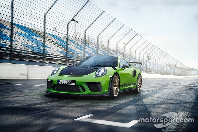 Video: al Nurburgring con Mark Webber sulla nuova Porsche 911 GT3 RS