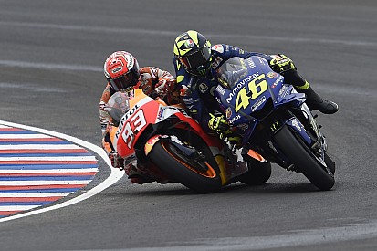 Valentino sigue el pleito con Márquez vía redes sociales