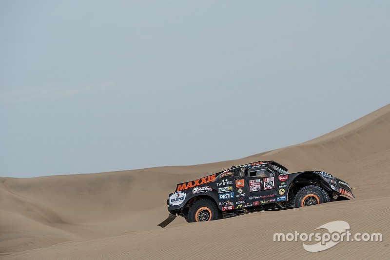 “Alles ging goed” in vierde etappe voor Tim en Tom Coronel