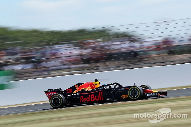 Ricciardo lidera primeiro treino apertado na Alemanha