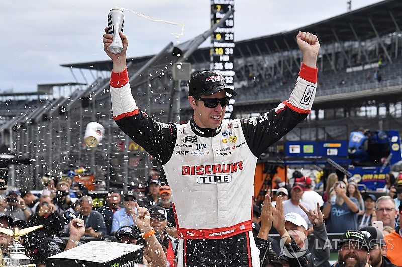 Brickyard 400: Keselowski vince dopo una grande battaglia con Hamlin
