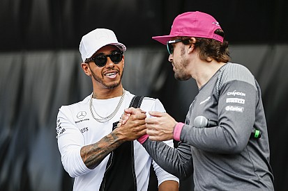 Hamilton hopes Alonso will be a title contender in 2018