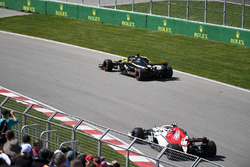 Nico Hulkenberg, Renault Sport F1 Team R.S. 18 and Charles Leclerc, Sauber C37