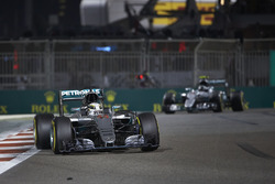 Lewis Hamilton, Mercedes F1 W07 Hybrid ve Nico Rosberg, Mercedes F1 W07 Hybrid