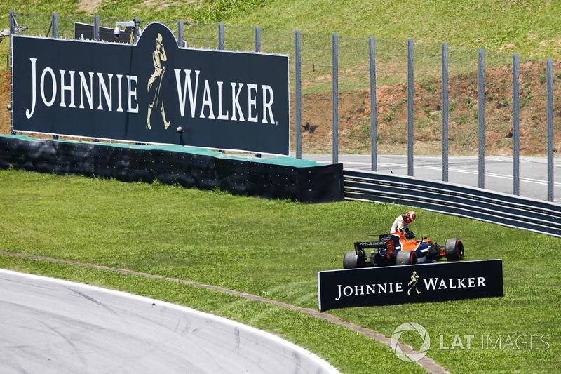 DNF. Stoffel Vandoorne, McLaren-Honda - “Ik zat in de sandwich”