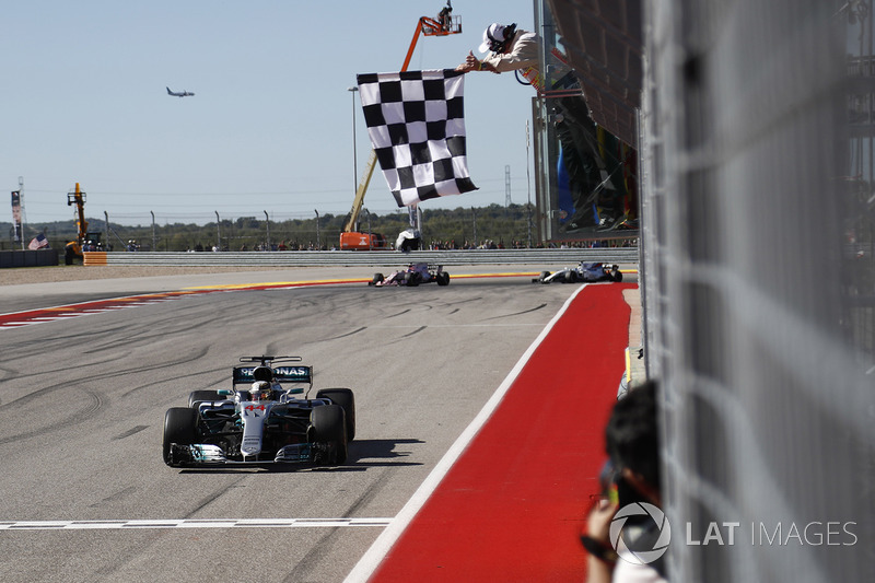 Hamilton'dan 62, Mercedes'ten 75. zafer