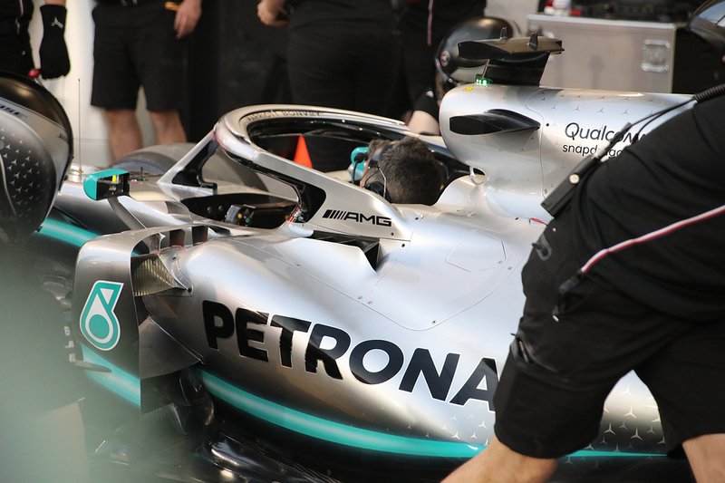 Un détail technique de la Mercedes