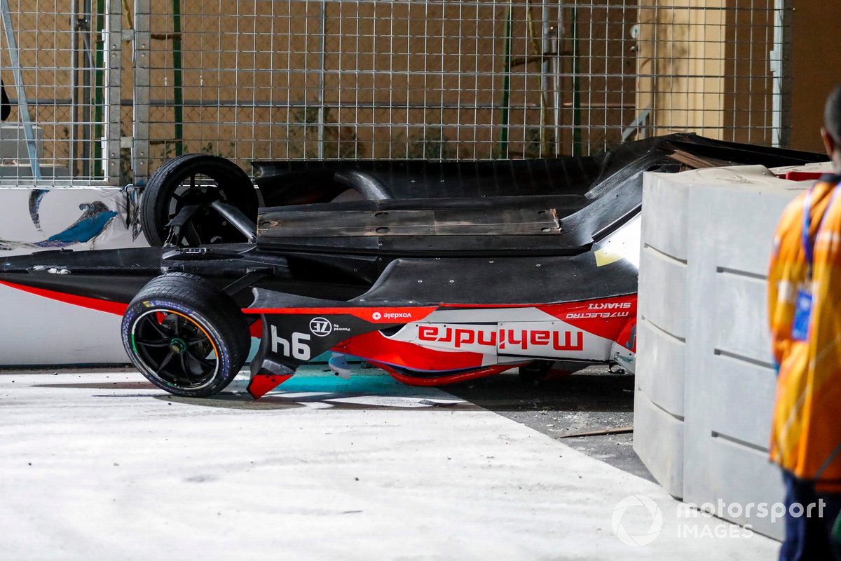 Alex Lynn, Mahindra Racing, M7Electro upside down