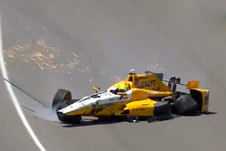 Crash: Spencer Pigot, Rahal Letterman Lanigan Racing Honda