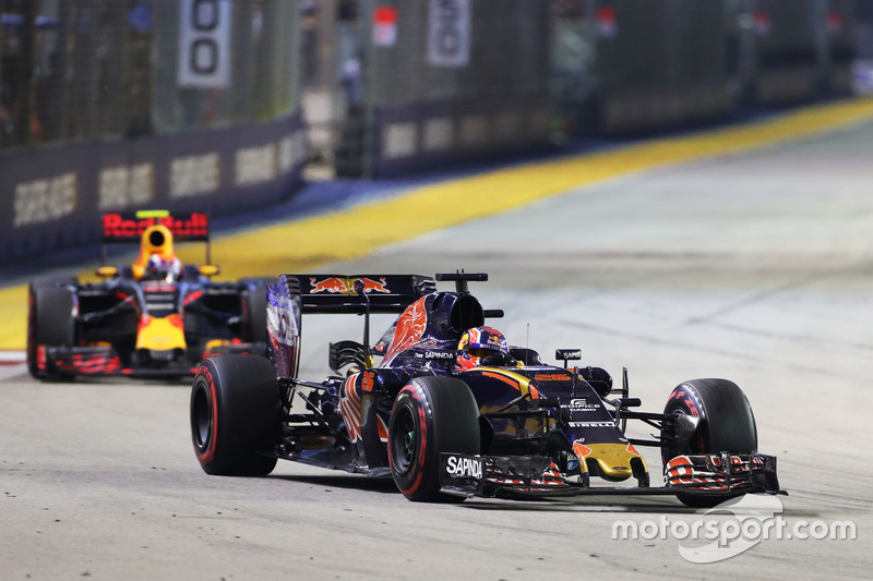 9de plaats voor Kvyat