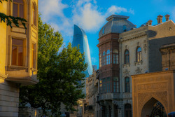 Baku, la città vecchia e le Flame Towers