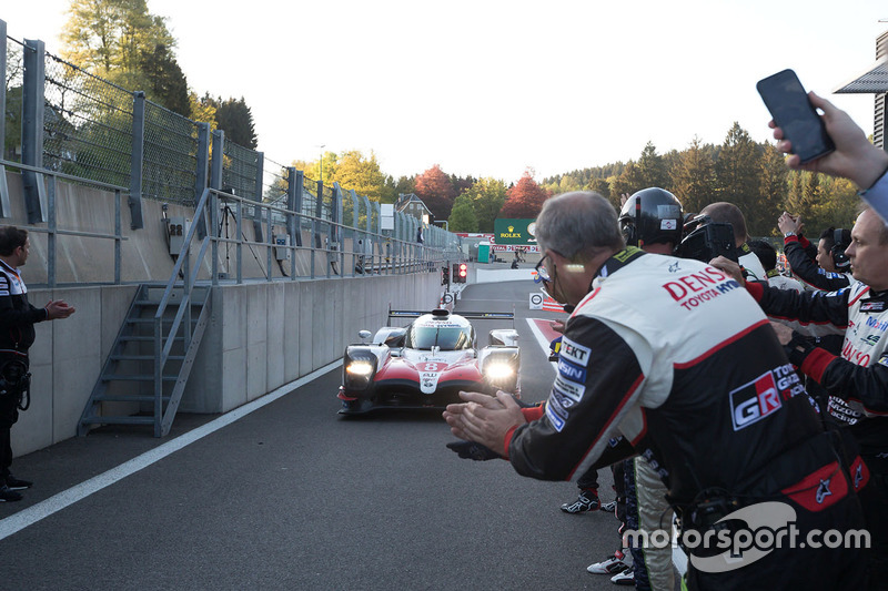 Ganadores #8 Toyota Gazoo Racing Toyota TS050: Sébastien Buemi, Kazuki Nakajima, Fernando Alonso
