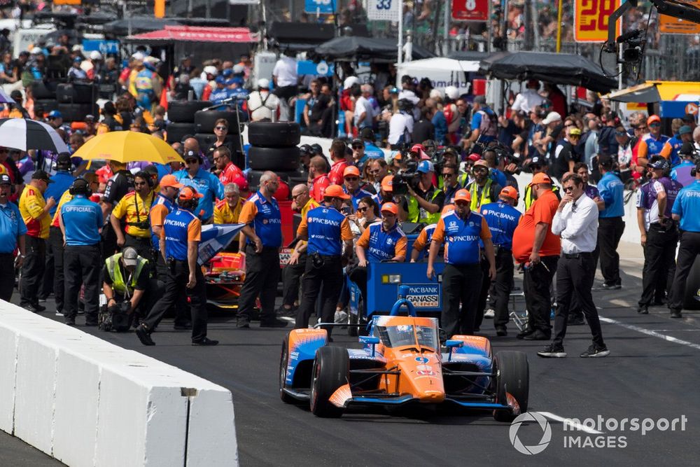 Scott Dixon (Chip Ganassi Racing-Honda), ganador de la Indy 500 en 2008 y cinco veces ganador de la pole, comienza su carrera de clasificación del año pasado.