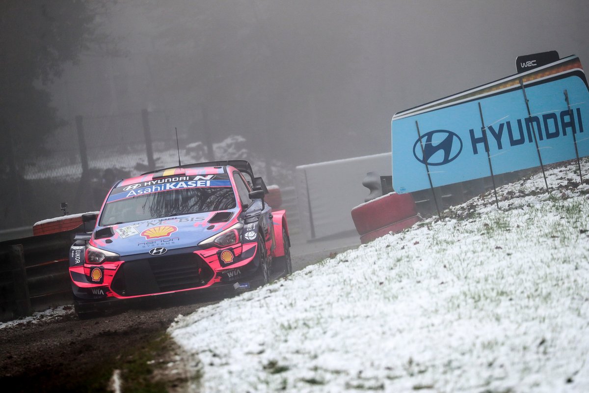 Pereli Hyundai Motorsport, Thierry Neuville, dan co-driver Nicolas Gilsoul, mengakhiri SS1 Reli Monza di posisi kedua.