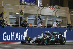 Race winner Nico Rosberg, Mercedes AMG F1