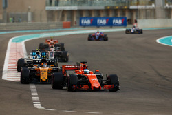 Fernando Alonso, McLaren MCL32, Nico Hulkenberg, Renault Sport F1 Team RS17, Lance Stroll, Williams