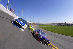 Pace-Laps: Alex Bowman, Hendrick Motorsports Chevrolet Camaro, Denny Hamlin, Joe Gibbs Racing Toyota