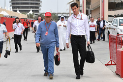 Niki Lauda, Mercedes AMG F1 Fahri Direktörü ve Toto Wolff, Mercedes AMG F1 Direktörü