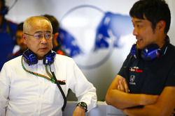 Esecutivo Honda nel garage della Toro Rosso