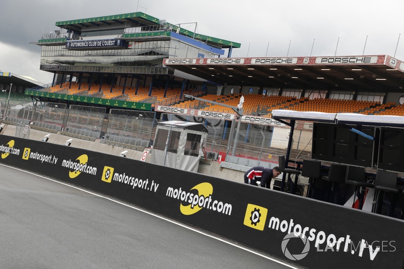 Motorsport.com and Motorsport.tv logos