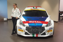 Anna Andreussi con la Peugeot 208 T16