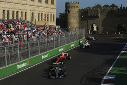 Lewis Hamilton, Mercedes AMG F1 W08, Sebastian Vettel, Ferrari SF70H, Felipe Massa, Williams FW40