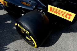 2017 Pirelli band detail