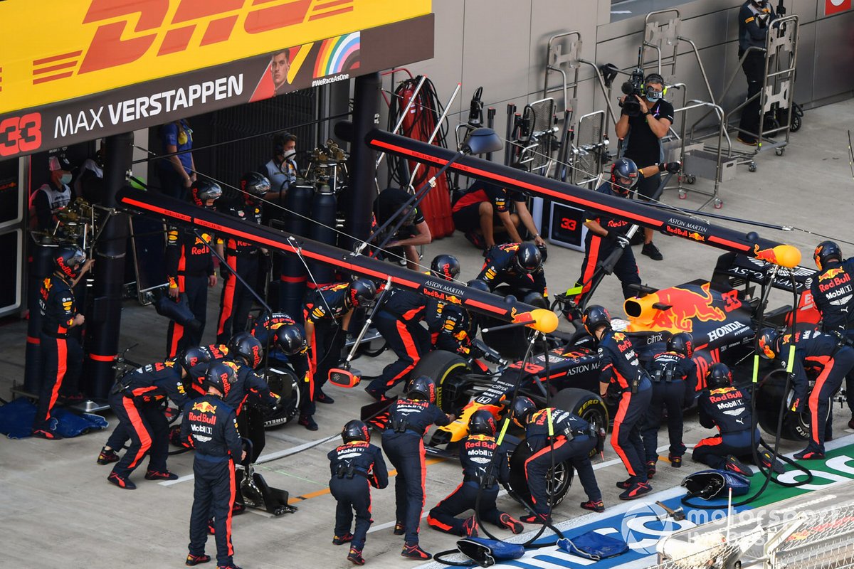 Max Verstappen, Red Bull Racing RB16, in the pits